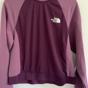 Women’s Northface sweatshirt